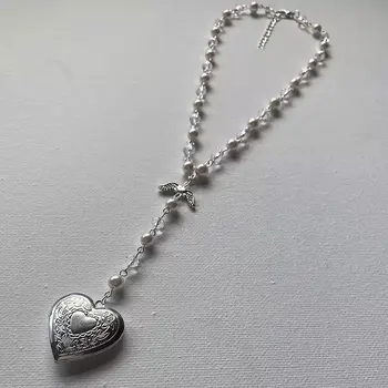 Ретро Медальон във Формата На Сърце Перлена Огърлица С Четками y2k Гръндж Крила Колие